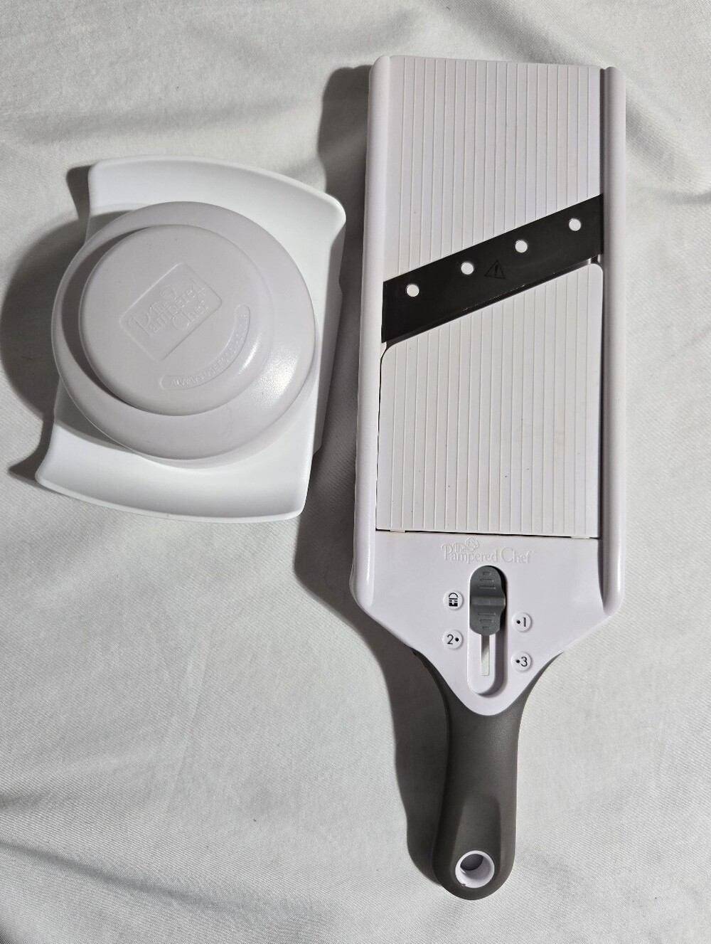 Pampered Chef Simple Slicer Adjustable Mandoline Vegetable Cutter Food Holder
